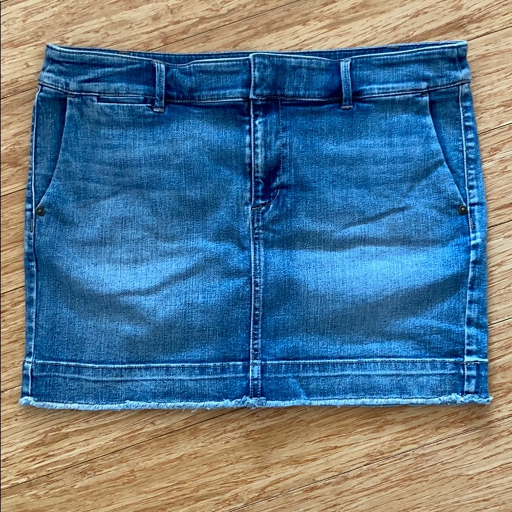 Ann Taylor LOFT Jean Skirt - Like New